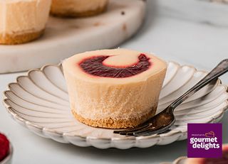 8 PRIESTLEYS RASPBERRY CHEESECAKES