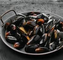 1kg WHOLE SHELL MUSSELS