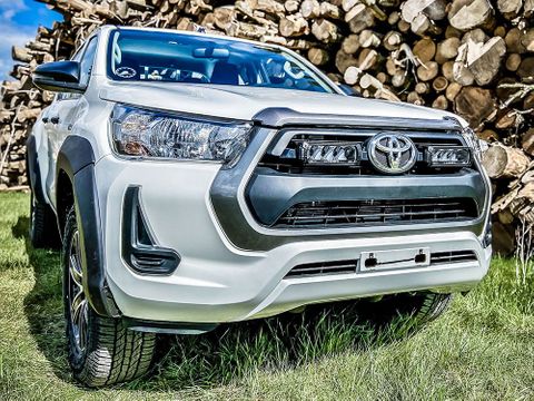 Lazer Lamps Toyota Hilux (2021+) Grille Kit - Triple-R 750 Elite Gen 2