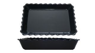 TRAY-BOWL BLACK SCALLOP 408X306  74MM