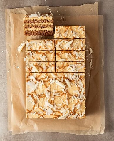 GOOFY BANOFFEE DELIGHT PREMIUM LAYERED CAKE 1.8KG ORG