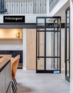 FRITSJURGENS IN DOOR PIVOT CLOSERS