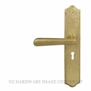 WINDSOR 8234L RLB VILLA TRADITIONAL LONGPLATE STD KEYHOLE RUMBLED BRASS