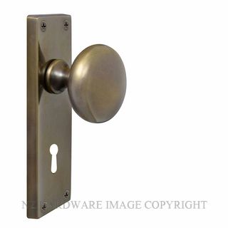 WINDSOR 3002L OR VICTORIAN KNOB LOCK OIL RUBBED BRONZE
