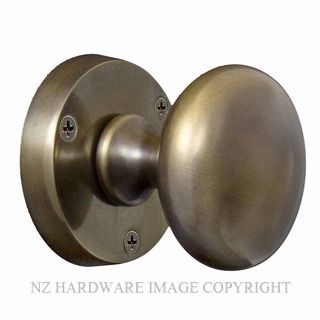 WINDSOR 3011 OR VICTORIAN KNOB LATCH SET ROUND ROSE OIL RUBBED BRONZE