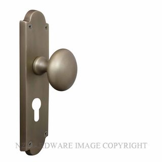 WINDSOR 3004 E48 RB HANDLES VICTORIAN KNOB LOCK E48 HANDLES ROMAN BRASS