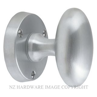 WINDSOR 5072 SC KNOB LATCH OVAL PASSAGE SET SATIN CHROME