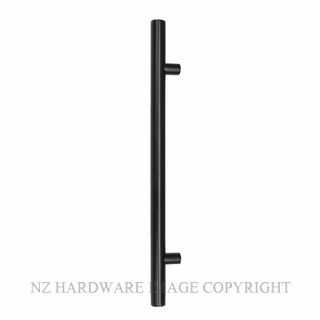 WINDSOR 7026-FF BLK 600MM PULL HANDLE SINGLE MATT BLACK
