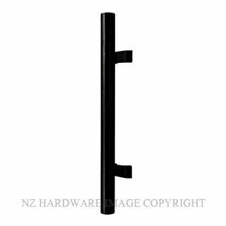 WINDSOR 7027 FF BLK PULL HANDLE 450MM OFFSET SINGLE MATT BLACK