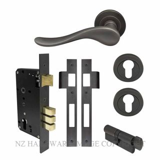 WINDSOR 8243 DRB HAVEN 52MM ENTRANCE LOCKSET ROUND ROSE DARK ROMAN BRASS