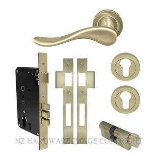 WINDSOR 8243 USB HAVEN 52MM ENTRANCE LOCKSET ROUND ROSE UNLACQUERED SATIN BRASS