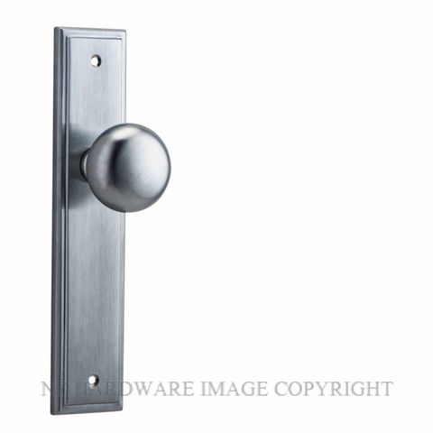 IVER 12340 CAMBRIDGE KNOB ON STEPPED PLATE BRUSHED CHROME