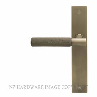 WINDSOR 8433 RB NIDO VERGE DIAMOND KNURL LEVER ON PLAIN PLATE SET ROMAN BRASS