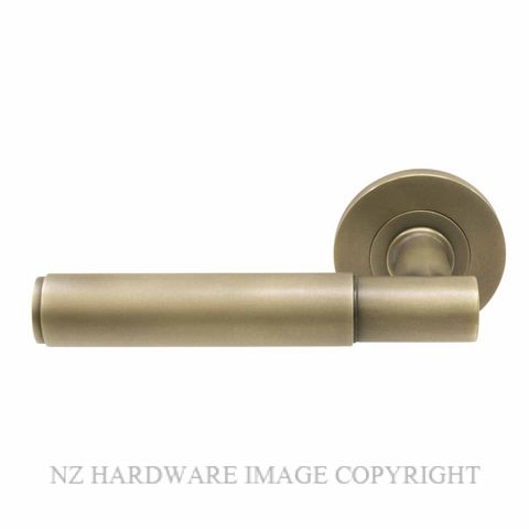 WINDSOR 8421 - 8472 RB VERGE PLAIN LEVER ON ROSE ROMAN BRASS