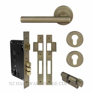 WINDSOR 8209 RB CHARLESTON 52MM ROUND ROSE E85 EURO LOCKSET ROMAN BRASS
