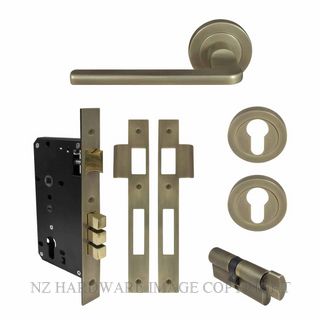 WINDSOR 8219 RB CHALET 52MM ROUND ROSE E85 LOCKSET ROMAN BRASS