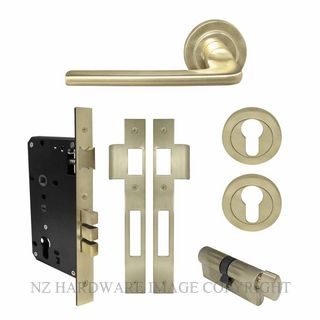 WINDSOR 8219 USB CHALET 52MM ROUND ROSE E85 LOCKSET UNLACQUERED SATIN BRASS