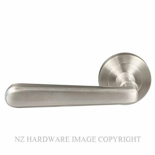 WINDSOR 8232 BN VILLA 52MM ROUND ROSE PASSAGE SET BRUSHED NICKEL