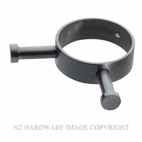 HEIRLOOM HEIKO WHSPRHGM POLE ROBE HOOK GUNMETAL