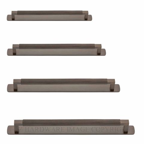IVER 22114B-22144B BRUNSWICK CABINET HANDLE & PLATE SIGNATURE BRASS