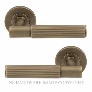 WINDSOR 8482M-RB NIDO VERGE LINEAR KNURL ROUND ROSE LATCH MAGNETIC ROMAN BRASS