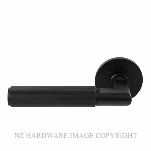 WINDSOR NIDO 8469-8495 LUMINA LINEAR KNURL LEVER ON ROSE MATT BLACK