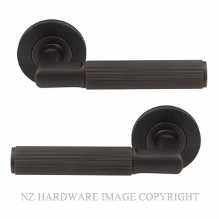 WINDSOR 8492M-DRB NIDO LUMINA LINEAR KNURL ROUND ROSE LATCH MAGNETIC DARK ROMAN BRASS