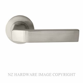 WINDSOR 7059 BN ASTRON - QUBE PASSAGE SET BRUSHED NICKEL
