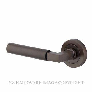 IVER IV0341 BERLIN HALF SET LH FIXED SIGNATURE BRASS