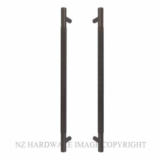 WINDSOR 8353-DRB DIAMOND KNURL PULL HANDLES (B-B) 450MM DARK ROMAN BRASS