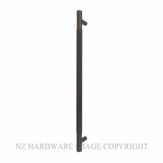 WINDSOR 8353-RF-DRB DIAMOND KNURL PULL HANDLE (RF) 450MM DARK ROMAN BRASS