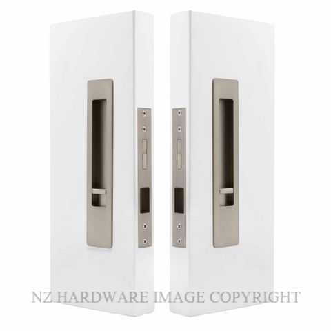 WINDSOR 5720 LUME SLIDING DOOR PRIVACY SET SNIB-SNIB  BRUSHED NICKEL