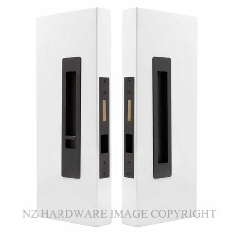 WINDSOR 5710 LUME SLIDING DOOR PRIVACY SET SNIB-BLANK  DARK ROMAN BRASS