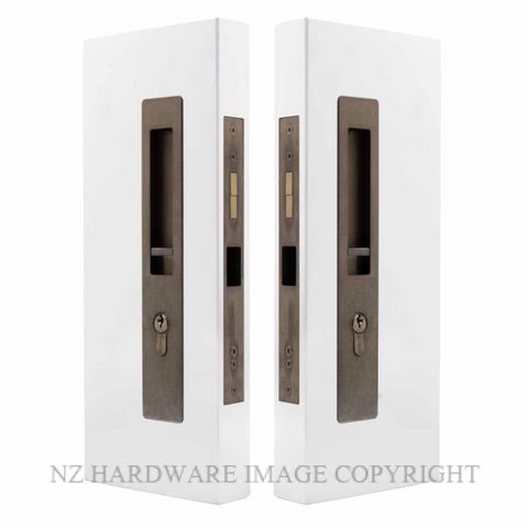 WINDSOR 5730 LUME SLIDING DOOR LOCKSET  KEY-KEY NATURAL BRONZE