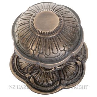 TRADCO 2365 AB CENTRE DOOR KNOB ANTIQUE BRASS