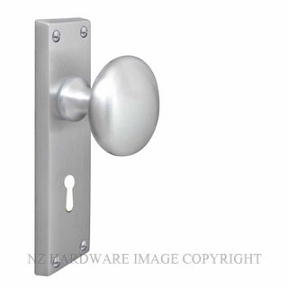 WINDSOR 3002L SC VICTORIAN KNOB LOCK SATIN CHROME