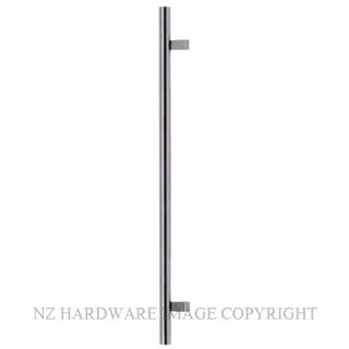 WINDSOR 7142-RF SS 32MM ROUND OFFSET PULL 900MM OA STAINLESS STEEL