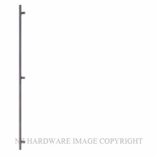 WINDSOR 7144 SS 32MM ROUND OFFSET PULL 1800MM OA STAINLESS STEEL
