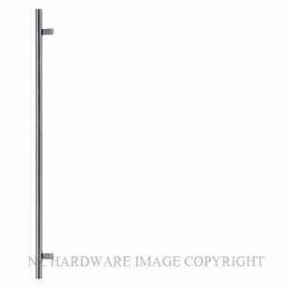 WINDSOR 7143 SS 32MM ROUND OFFSET PULL 1200MM OA STAINLESS STEEL