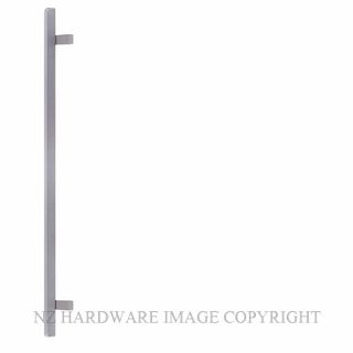 WINDSOR 7145 SS 25MM SQUARE OFFSET PULL 900MM OA STAINLESS STEEL