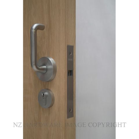 CL100A1000 SERIES SLIDING DOOR LOCK WITH LEVER