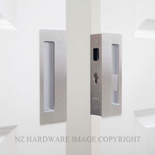 CL400 DOUBLE DOOR PRIVACY SET WITH EMERGENCY RELEASE RIGHT HAND 46-52MM