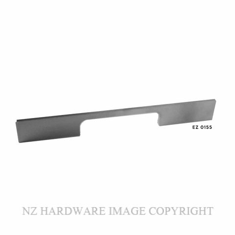 KATALOG KAT EZ 0155 224 LAIA HANDLE 224MM - CENTRE CUTOUT BRUSHED NICKEL