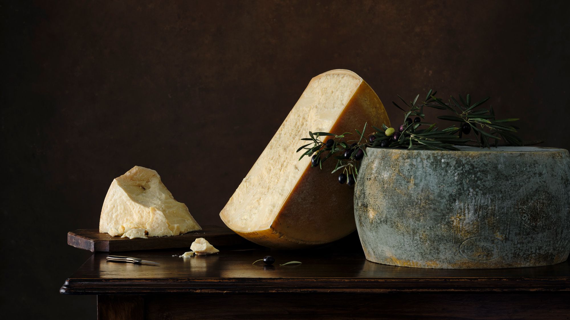 <h2>Cheese<br> & <br> Dairy</h2>