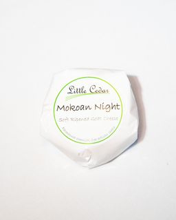 LITTLE CEDAR FARMHOUSE MOKOAN NIGHT