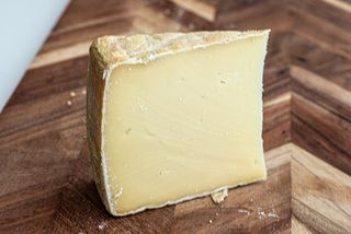 SHEPHERDS WHEY FARMHOUSE SEMI-HARD COW