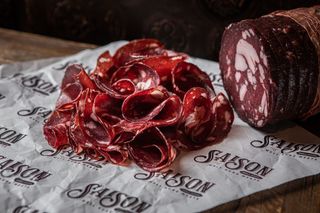 SAISON WILD VENISON & GIN BOTANICAL