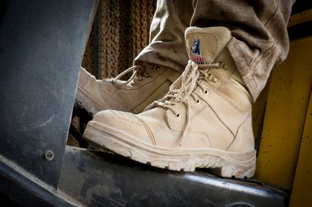 Mens sneaker clearance work boots