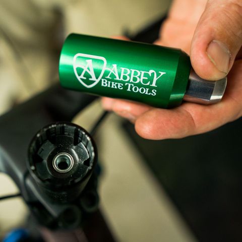 Abbey Star Nut Setter