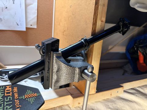 Shockwave Dropper Post Shaft Clamps Angl